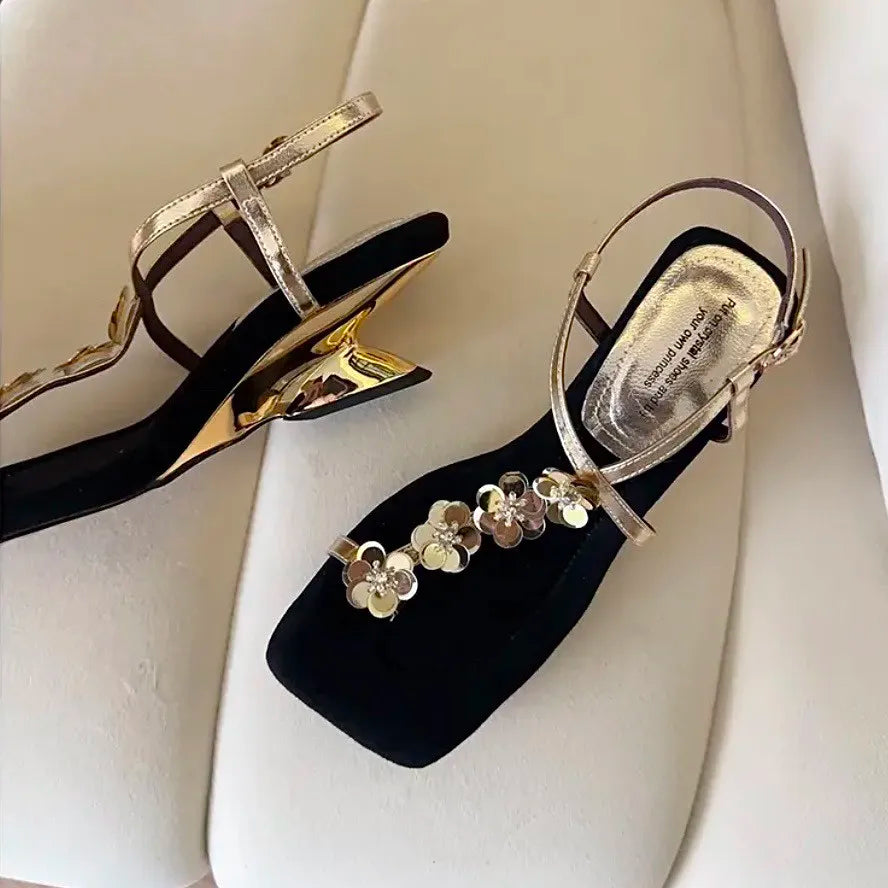 Luxury Crystal Women Sandals Fashion Low Heels Sandals Women Summer Open Toe Flip Flops Brand Designer Women Party Shoes