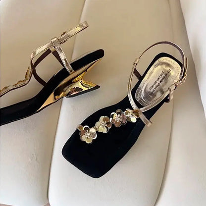 Luxury Crystal Women Sandals Fashion Low Heels Sandals Women Summer Open Toe Flip Flops Brand Designer Women Party Shoes