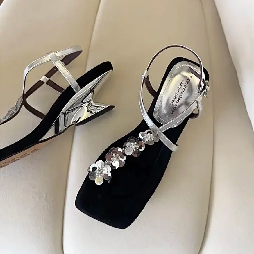 Luxury Crystal Women Sandals Fashion Low Heels Sandals Women Summer Open Toe Flip Flops Brand Designer Women Party Shoes