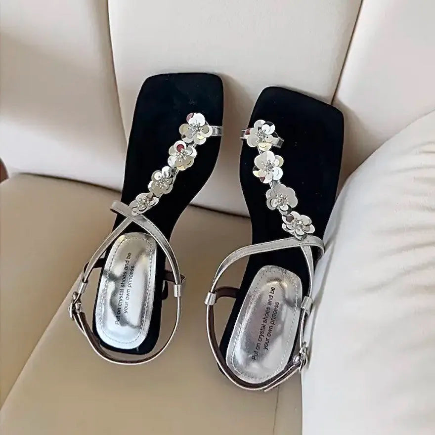Luxury Crystal Women Sandals Fashion Low Heels Sandals Women Summer Open Toe Flip Flops Brand Designer Women Party Shoes