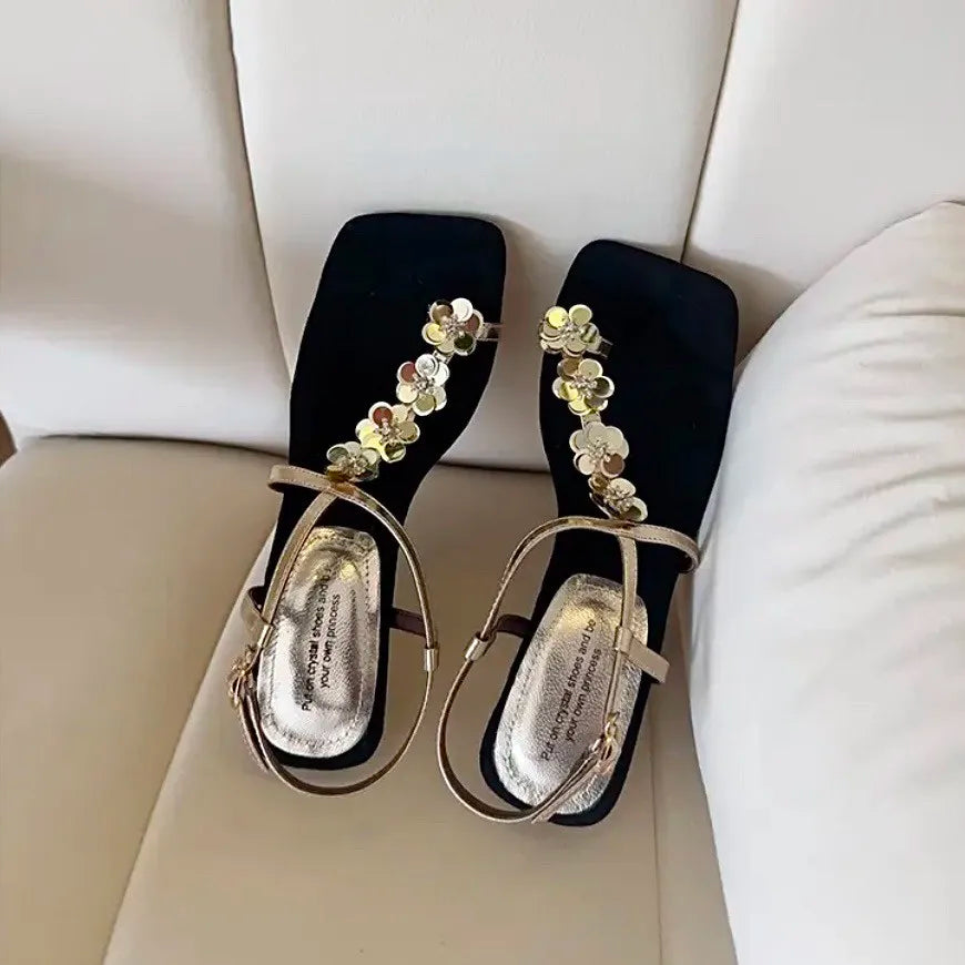 Luxury Crystal Women Sandals Fashion Low Heels Sandals Women Summer Open Toe Flip Flops Brand Designer Women Party Shoes